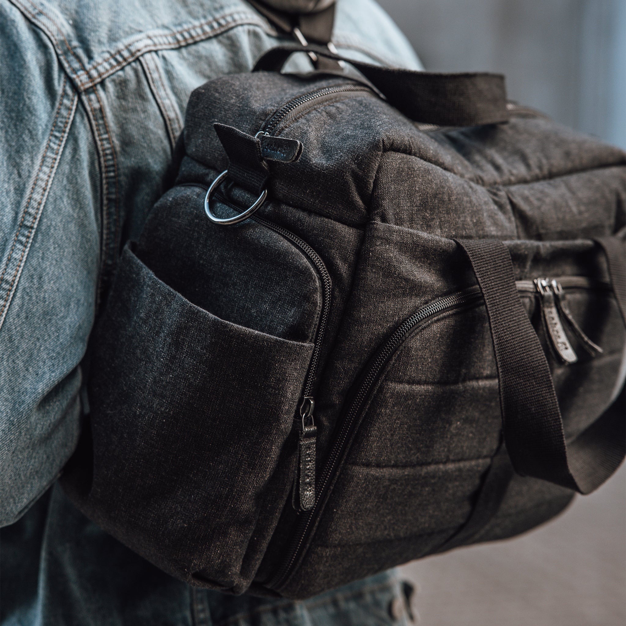 801330024-6.jpg